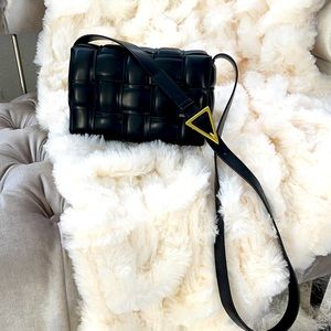 🔥🔥 BLOGGER ALERT🔥🔥 Black Cassette Crossbody